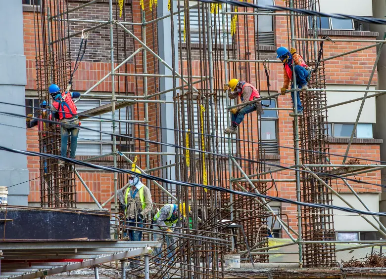 La industria siderúrgica avanza en un ambicioso plan, superior a $1,2 billones, pero un entorno adverso como el actual amenaza el retorno de esas inversiones. FOTO: Juan Antonio Sánchez