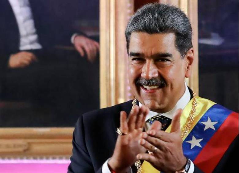 Maduro firmó el decreto para una reforma constitucional que podría transformar el sistema político de Venezuela. Foto AFP