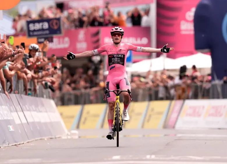 Jonas Vingegaard dominó a placer el Giro, en el que este sábado logró su quinta victoria en la presente edición. FOTO X-GIRO