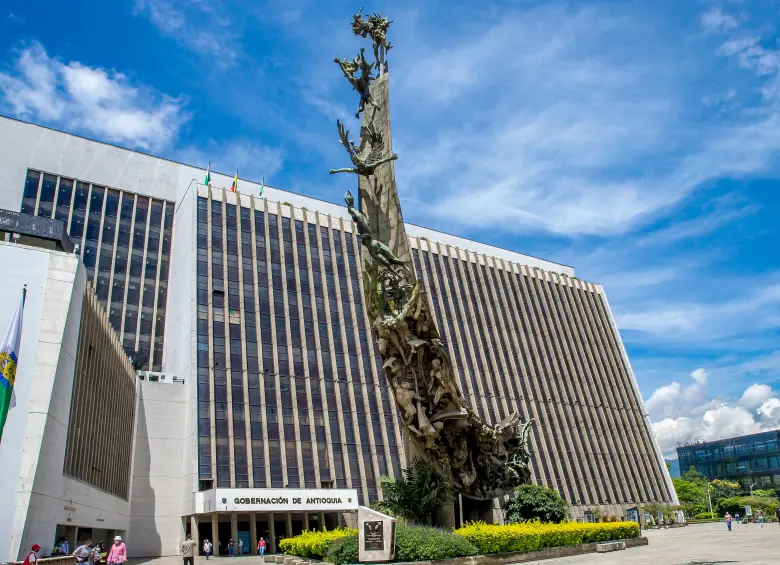 El monumento tiene 38 metros de alto y en la base tiene parte de las cenizas del maestro Rodrigo Arenas Betancur. FOTO: Juan Antonio Sánchez