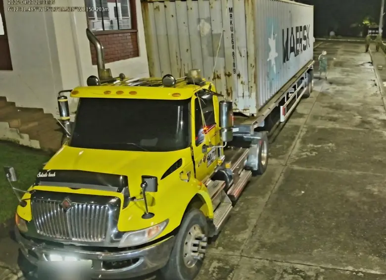 Aspecto del camión en el que fue encontrada la marihuana incautada. FOTO: Cortesía Ejército 