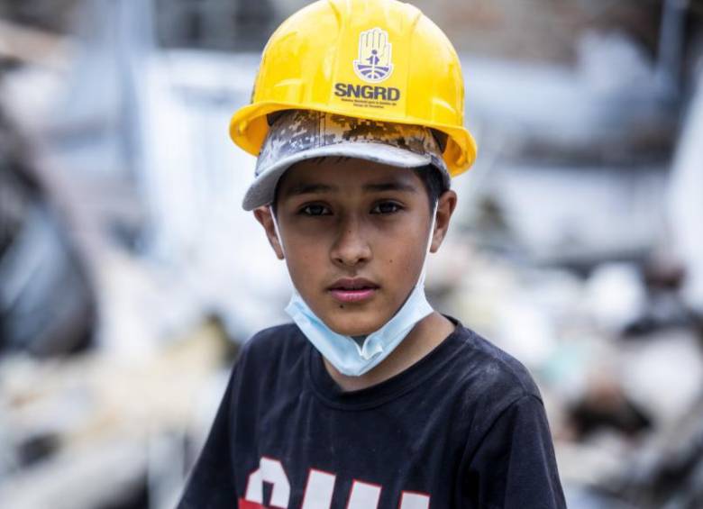 Juan Pablo Sánchez tiene 13 años y dice que es el “topito niño de Colombia”. FOTO Julio César Herrera
