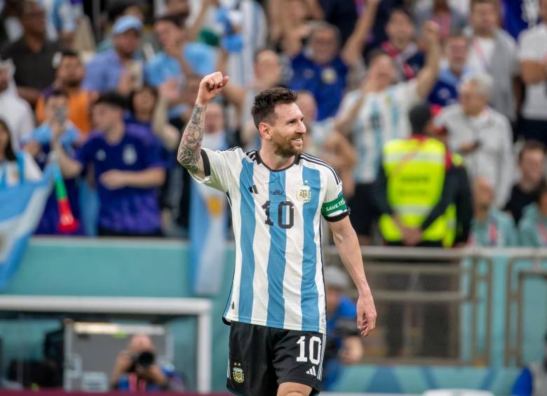 Esta es la sonrisa que espera exhibir Lionel Messi después del partido ante Polonia, en el que pretende que su selección termine como victoriosa y clasificada a octavos. FOTO JUAN ANTONIO SÁNCHEZ