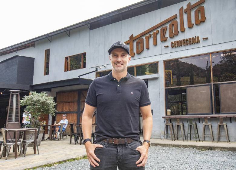 Pablo Donado, el mayor de los dos hermanos socios, quiso unir sus dos pasiones: la cerveza y el ciclismo en un mismo proyecto. Así nació Torrealta. FOTOS ESNEYDER GUTIÉRREZ