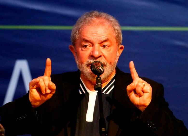 Luiz Inacio Lula da Silva encabeza el conteo de votos en Brasil. Pero todo indicaría que van a segunda vuelta con Jair Bolsonaro. FOTO Colprensa.