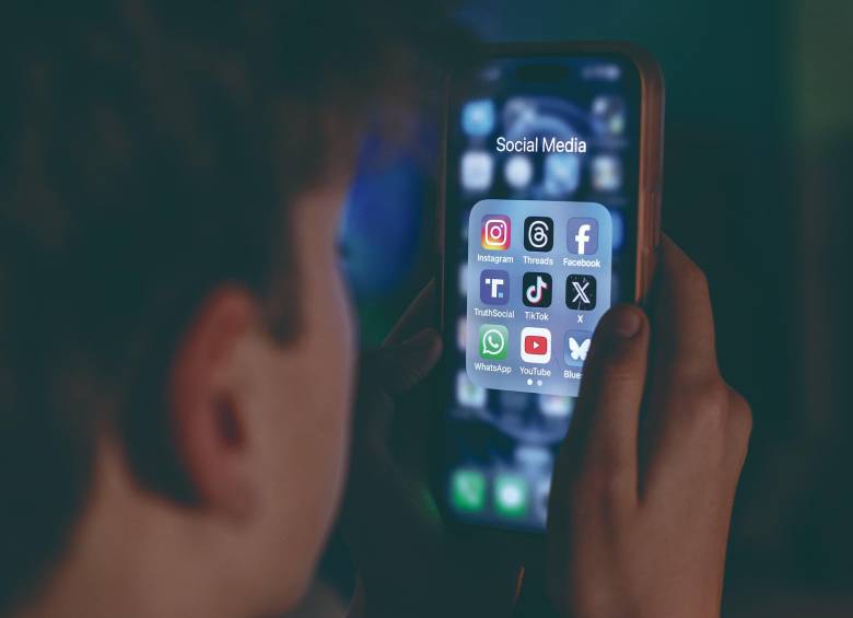 lLa adicción a las redes sociales entre los jóvenes aumentó del 7% al 11% a nivel global entre 2018 y 2022. FOTO: Getty.