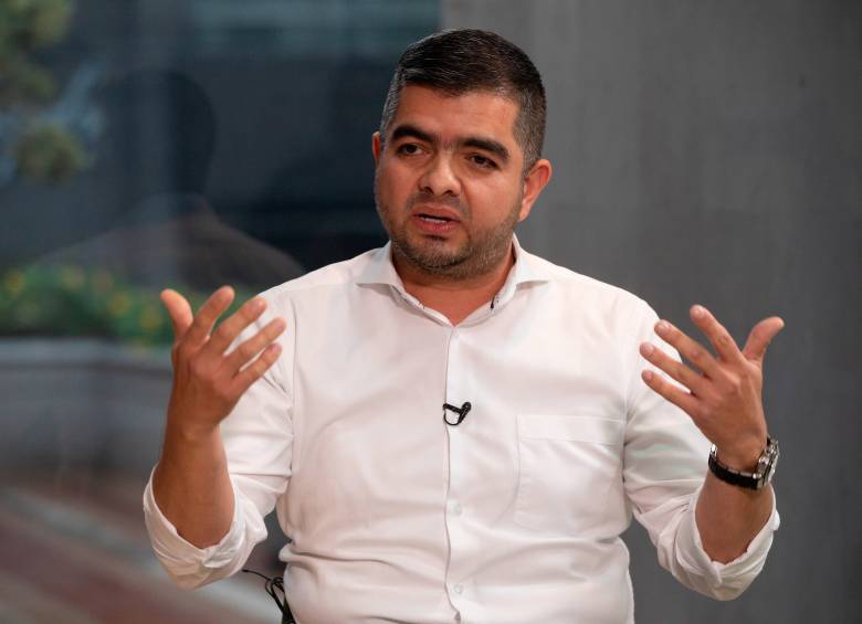 El exsenador liberal y excandidato a la Gobernación de Antioquia, Julián Bedoya, es señalado desde 2019 de haber incurrido en presuntas irregularidades para graduarse como abogado. FOTO Esneyder Gutiérrez