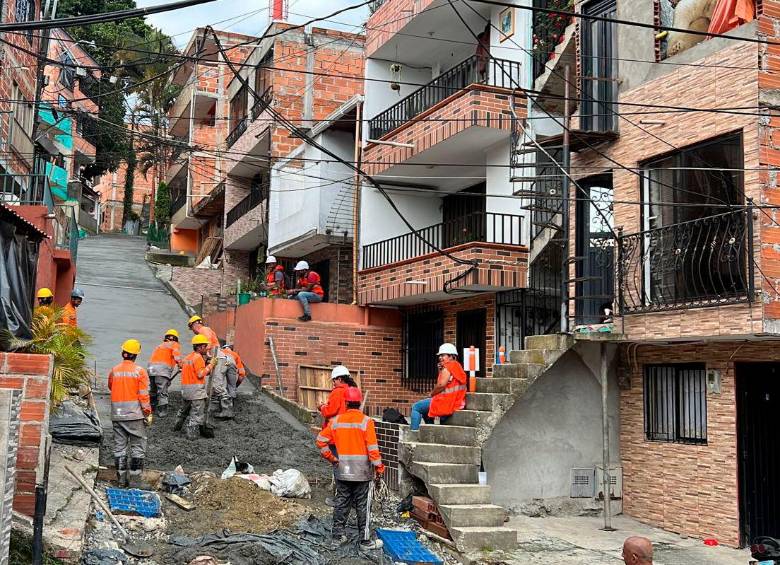 Las obras de han dilatado causando serios perjuicios a la comunidad. Foto: CORTESÍA