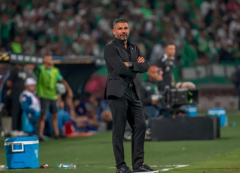 El técnico Javier Gandolfi también está a la expectativa de la determinación que tome la Conmebol. FOTO JUAN ANTONIO SÁNCHEZ