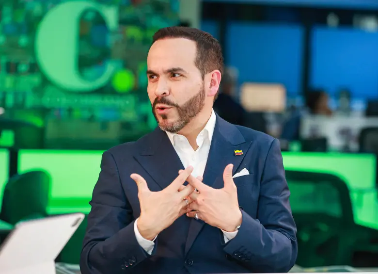 Lo que ganan y pierden Fajardo y De la Espriella al no ir a consulta