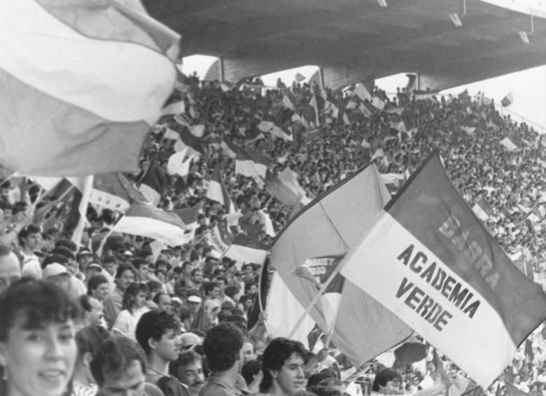 La emoción en las graderías del Atanasio. FOTO ARCHIVO EC 