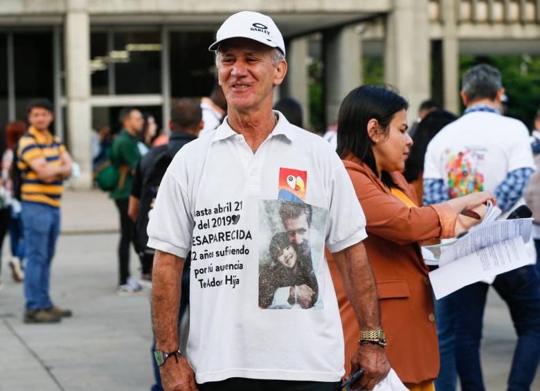 Álvaro González Serna confirmó que recibió una llamada desde Nueva York, Estados Unidos, diciéndole dónde está su hija, a la que no ve desde que tenía seis años FOTO ESNEYDER GUTIÉRREZ