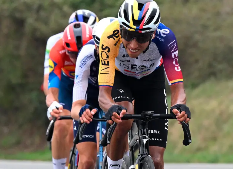 Egan Bernal señaló que una subida como la del Angliru obliga a sacar fuerzas de donde no se tienen. “Mi novia Mafe fue mi motivación” para llegar a la meta. FOTO X-INEOS