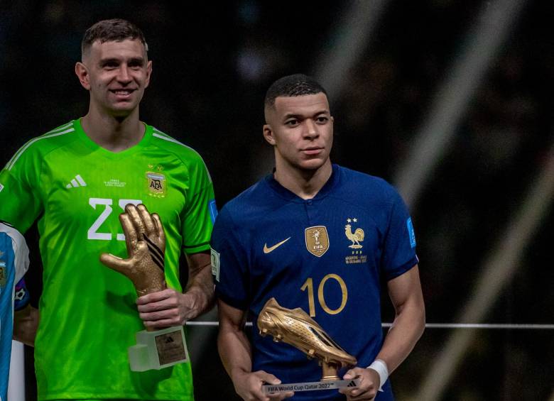 El arquero argentino y el delantero francés fueron los protagonistas de la final del Mundial de Fútbol. Foto: Juan Antonio Sánchez