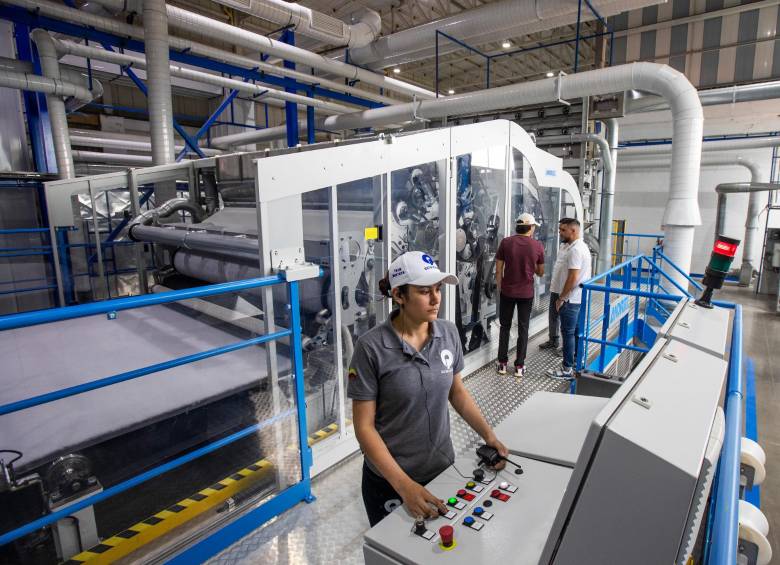 La industria aporta cerca del 11% de los puestos de trabajo en Colombia. Foto: Esneyder Gutiérrez.