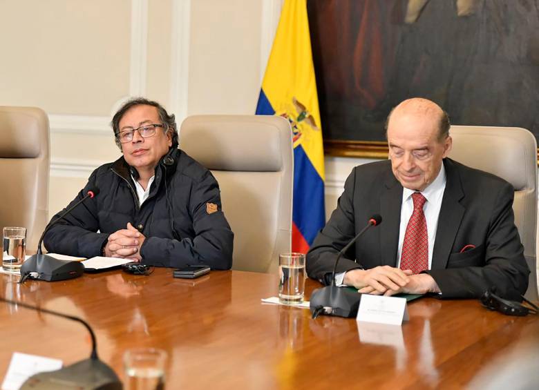 Pese a las controversias que han puesto en duda su gestión, Petro ha respaldado irrestrictamente a Leyva e incluso, denunció que detrás de su suspensión hubo una intentona de “ruptura institucional”. FOTO Colprensa