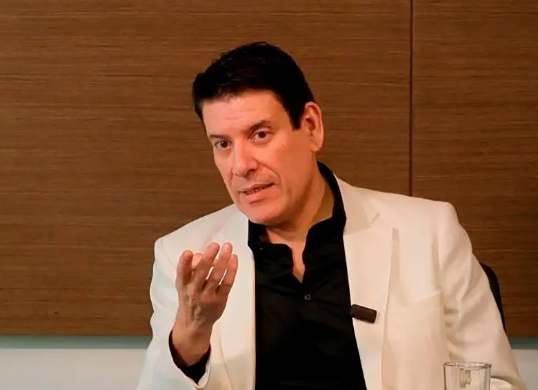 Mauricio Gaona se hizo conocido en Colombia cuando alertó que Petro impulsó una consulta popular en junio de 2025. FOTO EL COLOMBIANO