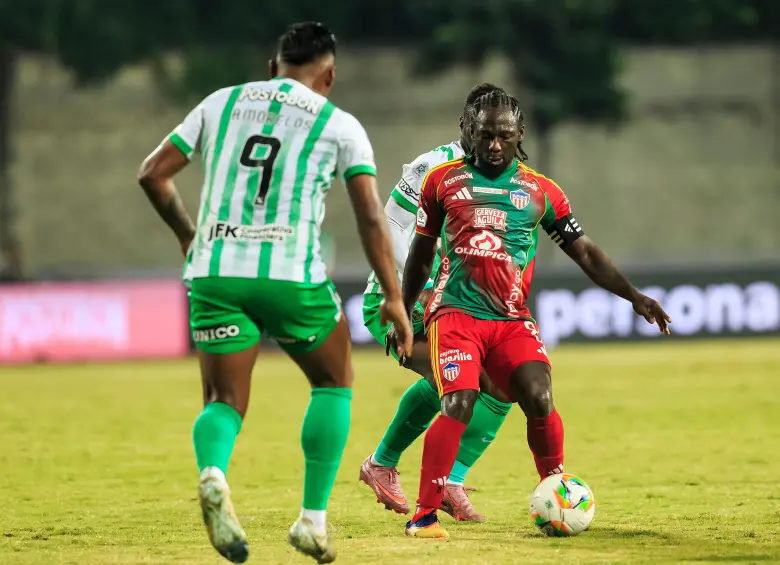 El futbolista Yimmy Chará ganó la final de 2015 con Atlético Nacional; hoy es uno de los capitanes del Junior. FOTO Camilo Suárez