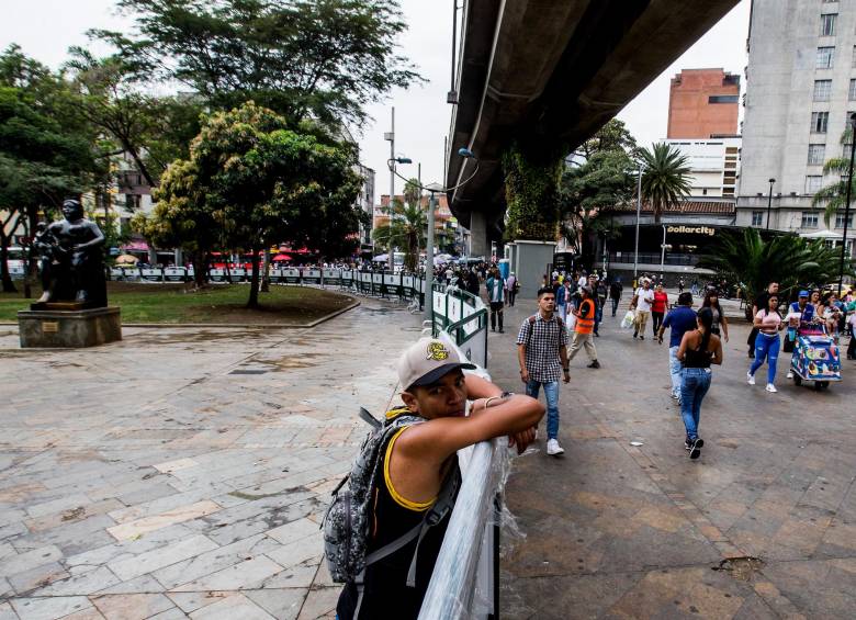Desde hace más de tres meses, la Alcaldía de Medellín ordenó el cerramiento de la Plaza de Botero. FOTO: JULIO CÉSAR HERRERA ECHEVERRI