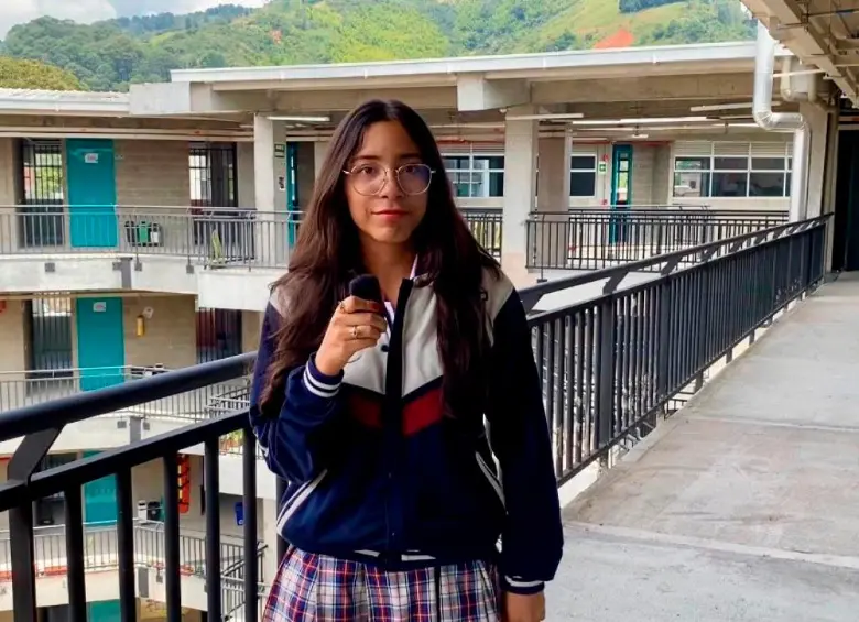 Valeria obtuvo el mejor resultado entre 27.000 estudiantes que presentaron la prueba en Antioquia. FOTO: CORTESÍA ALCALDÍA Itagüí