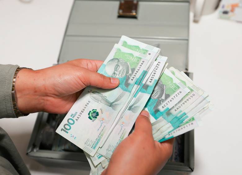 Los bancos en Colombia le cobran de interés entre un 14% y 24% por prestarle plata. FOTO ESNEYDER GUTIÉRREZ. 