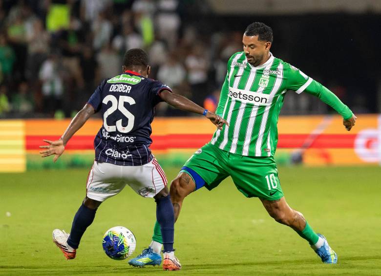 Edwin Cardona también fue aplaudido tras el juego contra Junior. FOTO: CAMILO SUÁREZ