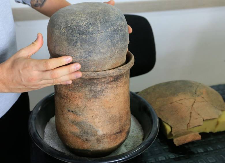 Hallazgo arqueológico encontrado en la construcción de la vía 4G Pacífico 1. Foto: Esneyder Gutiérrez