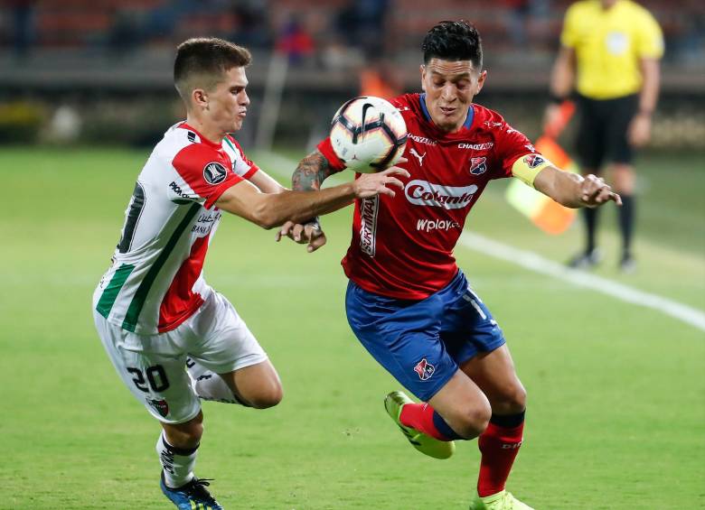 Imágenes de la última vez que el DIM enfrentó a Palestino en 2019. El conjunto rojo aún contaba con el goleador Germán Ezequiel Cano, hoy figura del Fluminense en el fútbol de Brasil. FOTO el colombiano
