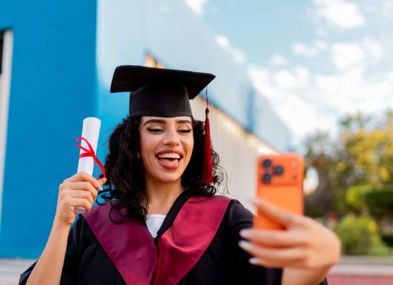 ¿Por qué cada vez más jóvenes colombianos ven en las redes sociales una alternativa a la universidad? FOTO: GETTY 