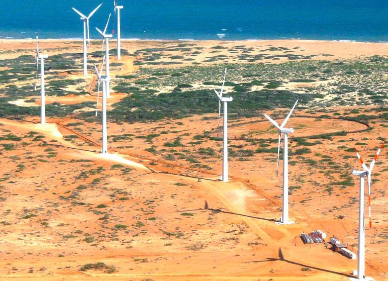 La central eólica Jepírachi está compuesta por 15 aerogeneradores con una capacidad de 19,5 megavatios. Costó 27,8 millones de dólares y se declaró en operación comercial el 27 de abril de 2004 FOTO Archivo