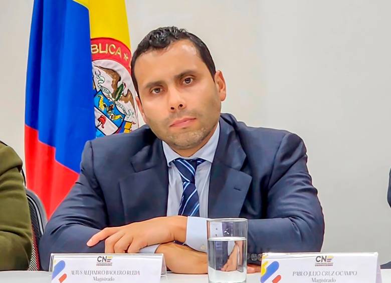 Gobierno echó para atrás contrato de exmagistrado del CNE en el MinInterior