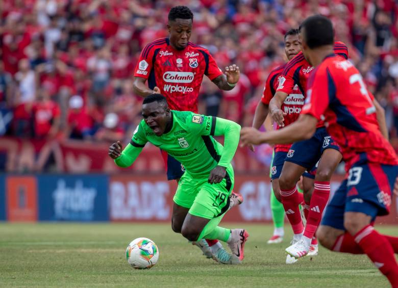 Con este empate, Nacional alcanzó los 32 puntos y se mantiene en el segundo lugar de la clasificación, mientras que Medellín llegó a 29 unidades y continúa en el grupo de los ocho mejores del torneo. Foto: Juan Antonio Sánchez.