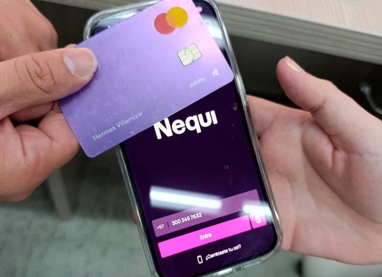 Nequi Negocios permite convertir un celular con tecnología NFC en un datáfono para recibir pagos con tarjetas débito y crédito. FOTO EL COLOMBIANO.