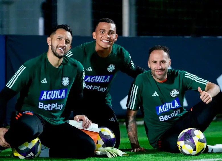 Ospina (derecha), junto a Camilo Vargas y Kevir Mier, los arqueros de la Selección. Foto: Selección Colombia