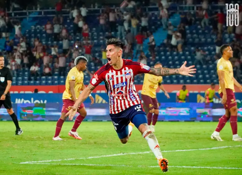 El futbolista Emanuel Olivera marcó el gol del triunfo de los barranquilleros. FOTO: TOMADA DEL X DE @JuniorClubSA