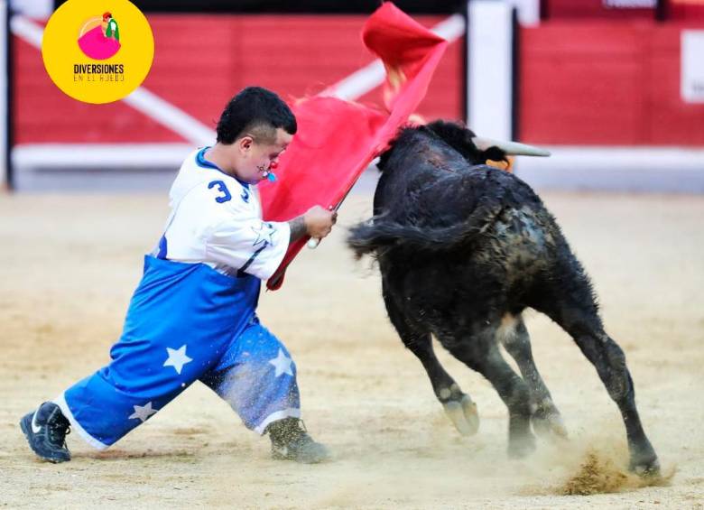 Algunas personas con enanismo que se dedican a esta actividad rechazaron la decisión. FOTO FACEBOOK ENANITOS TOREROS 