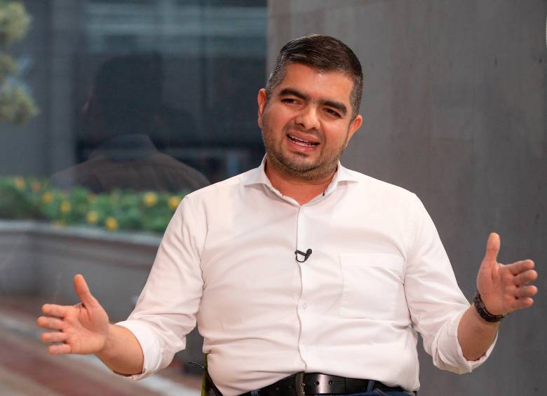 Julián Bedoya, exsenador y político liberal. FOTO: Esneyder Gutiérrez Cardona. Archivo El Colombiano 