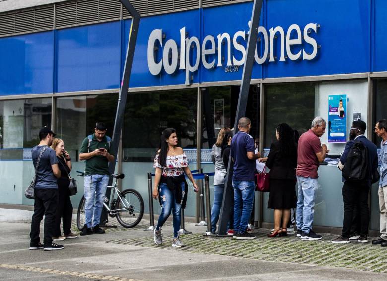 Sede de Colpensiones en Medellín. Foto: Julio Cesar Herrera Echeverri.