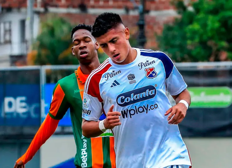 Kevin Mantilla llegó al DIM para 2025 desde Talleres de Córdoba de Argentina. Disputó un partido completo antes de la lesión. Regresó contra el América de Cali. FOTO Jaime Pérez 