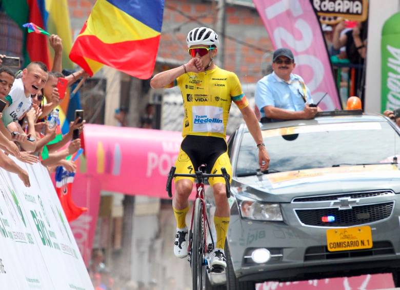 Miguel Ángel López, de 29 años de edad, evidencia que no tiene rival en el ciclismo colombiano. Trabaja para volver a Europa. FOTO Cortesía Diego Giraldo