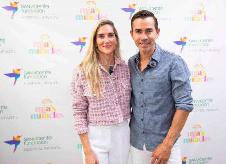 María Ochoa y Camilo Villegas lanzan campaña para ayudar a los niños damnificados por el terremoto de este 10 de agosto, que afectó los departamentos de Chocó, Valle, Quindío, Risaralda y Caldas. FOTO EL COLOMBIANO 