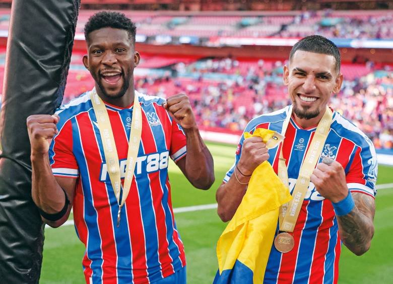 Jéfferson Lerma y Daniel Muñoz, campeones de la Conference League de Europa. FOTO GETTY