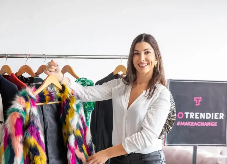 Según Ana Jiménez, country manager de GoTrendier Colombia, la reventa digital de ropa usada se ha convertido en un activo para los hogares. Foto: Cortesía
