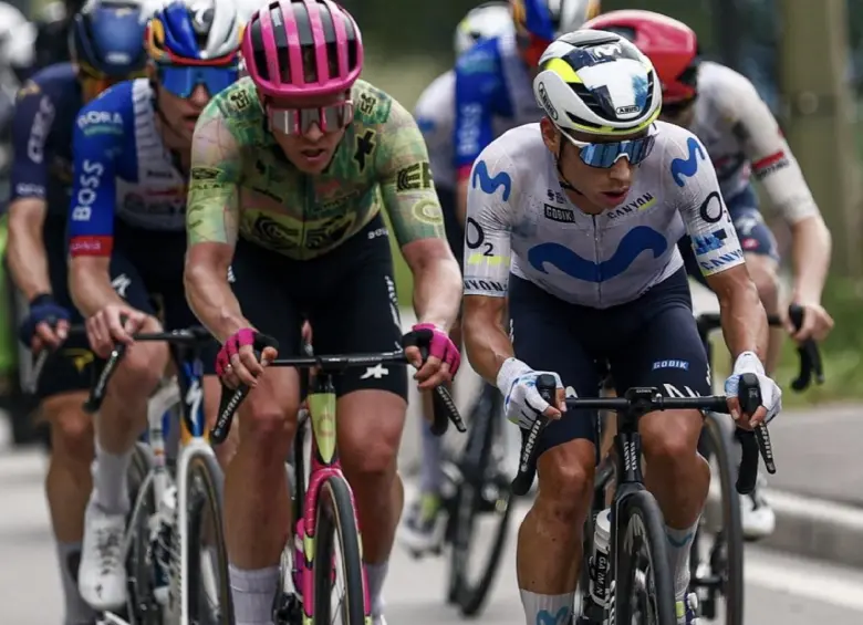 Éiner Rubio, de 28 años edad, viene de ser octavo en el Giro de Italia 2025. FOTO X-MOVISTAR