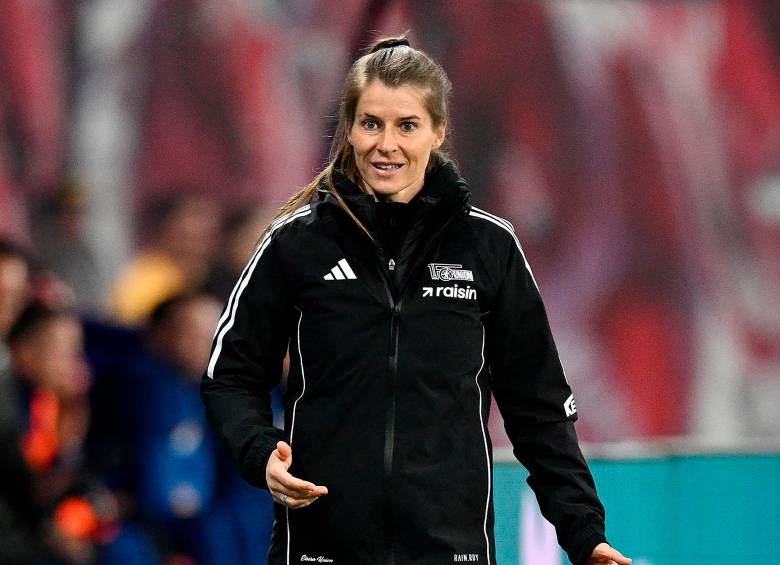 Marie-Louise Eta se convirtió en la primera mujer en dirigir un equipo masculino de primera división. FOTO GETTY