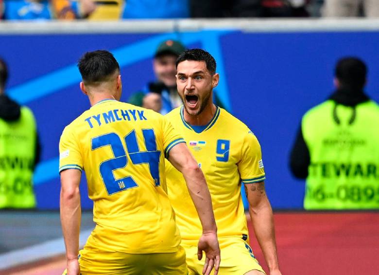 Ucrania le dio vuelta al marcador y logró su primera victoria en la Euro. FOTO X-EUROCOPA
