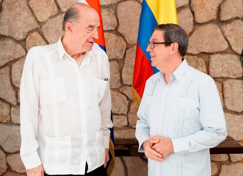El canciller colombiano Álvaro Leyva viajó este jueves a Cuba y se reunión con su homólogo, Bruno Rodríguez. FOTO: TWITTER