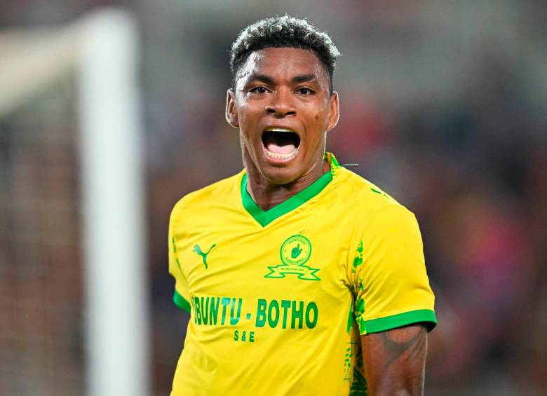 El colombiano Brayan León Muñiz con su doblete, en la victoria del Mamelodi Sundowns, fue elegido como el Jugador del Partido. FOTO TOMADA @sundownsfc