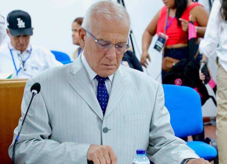 El coronel retirado Publio Hernán Mejía podría enfrentar una pena en prisión de hasta 20 años si es derrotado en juicio. FOTO: Colprensa