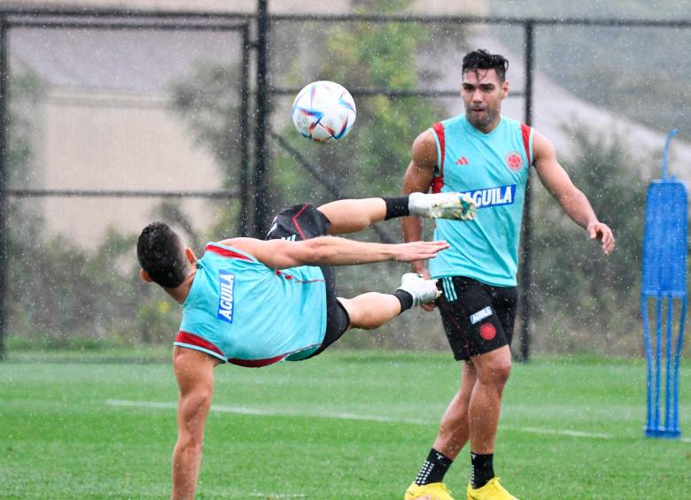 En la imagen aparecen Rafael Santos Borré y Radamel Falcao García. FOTO FCF